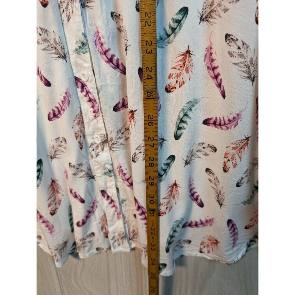 Torrid 5 Plus Size 5x Feather Print Button Up Shi… - image 5
